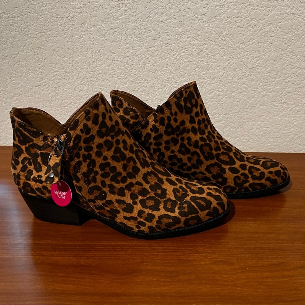 SO Leopard Print Ankle Boots W 9.5